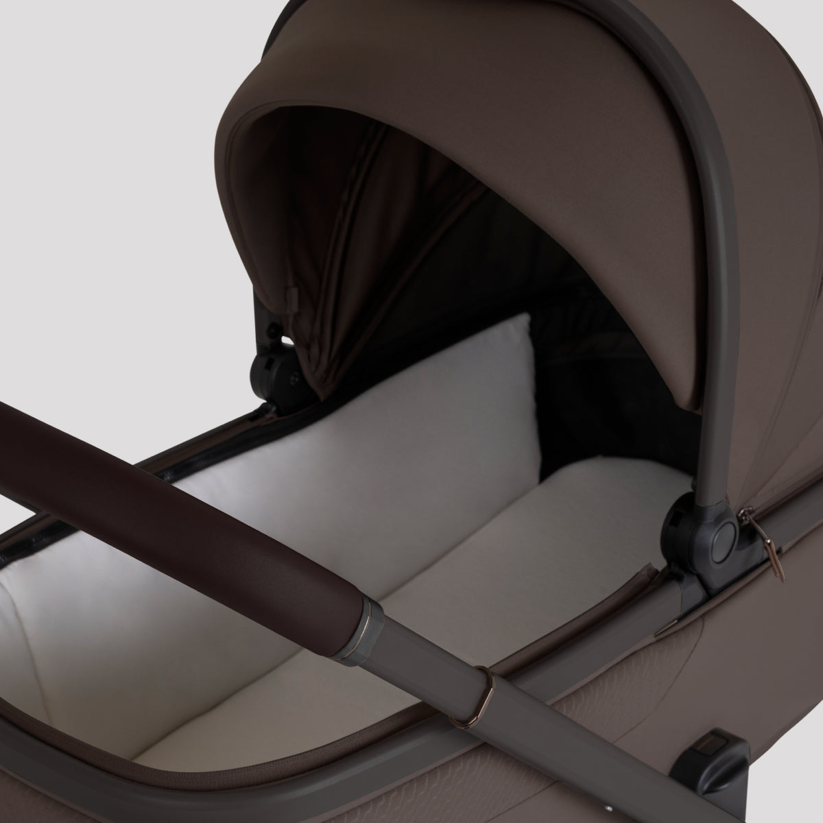 Cove 2 Compact Folding Bassinet