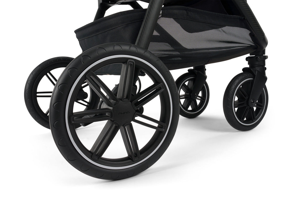 TRIV lx Stroller + PIPA AIRE Travel System